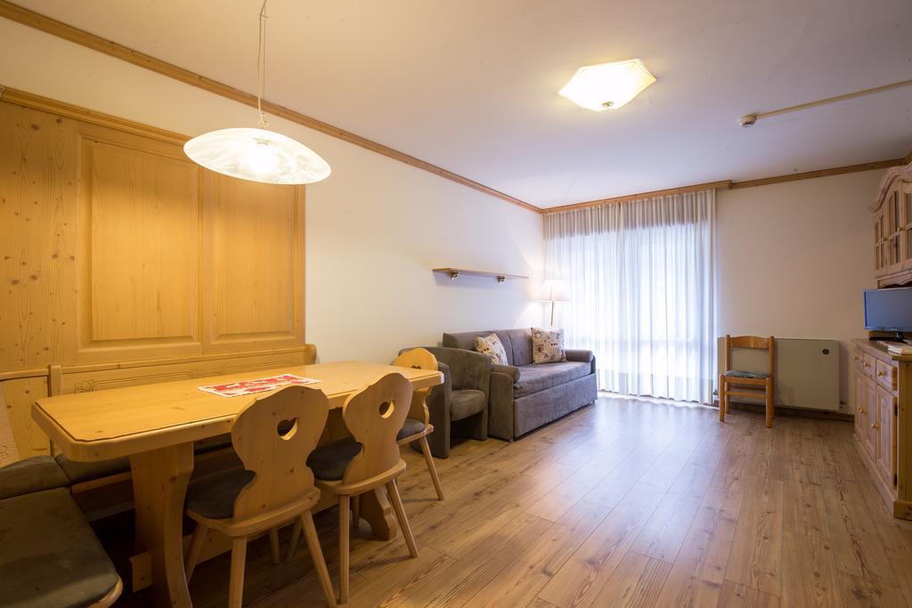 Residence Edelweiss San Martino Di Castrozza Exterior foto